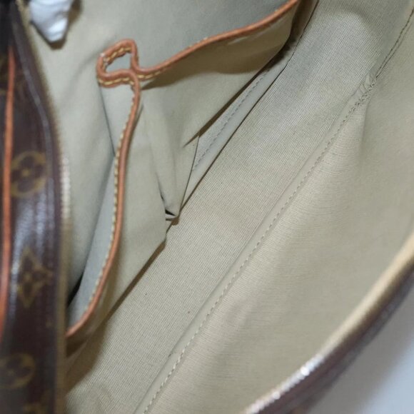 LOUIS VUITTON Monogram Reporter GM Shoulder Bag - Picture 14 of 15